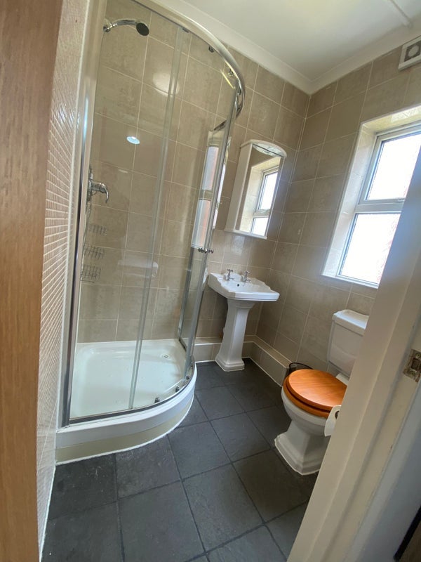 Room London Road in Greater London