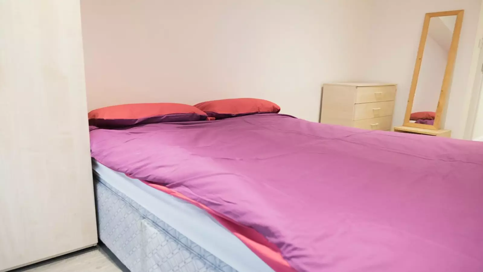 Room Tachbrook Street in City of Westminster