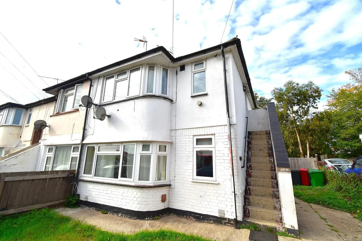 Flat Stafford Avenue in Slough