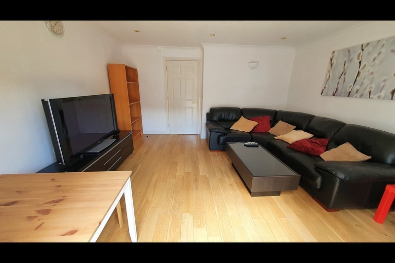 Room Concorde Way in Greater London