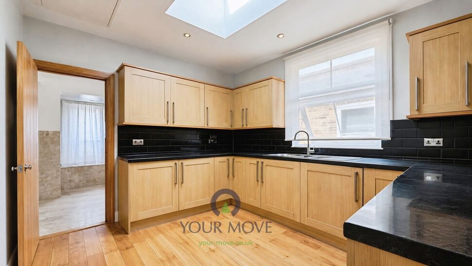 Flat Woolwich Road in Greater London