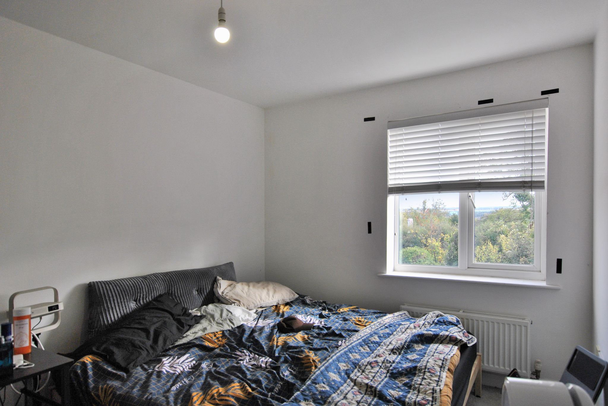 Flat Black Eagle Drive in Swanscombe and Greenhithe