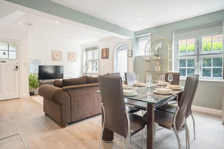 House Falloden Way in Greater London