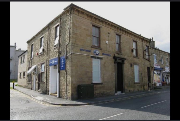 Room Lumb Lane in Bradford