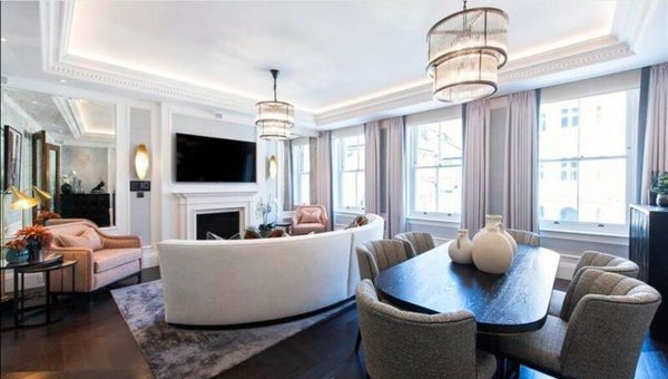 Flat Prince of Wales Terrace in London