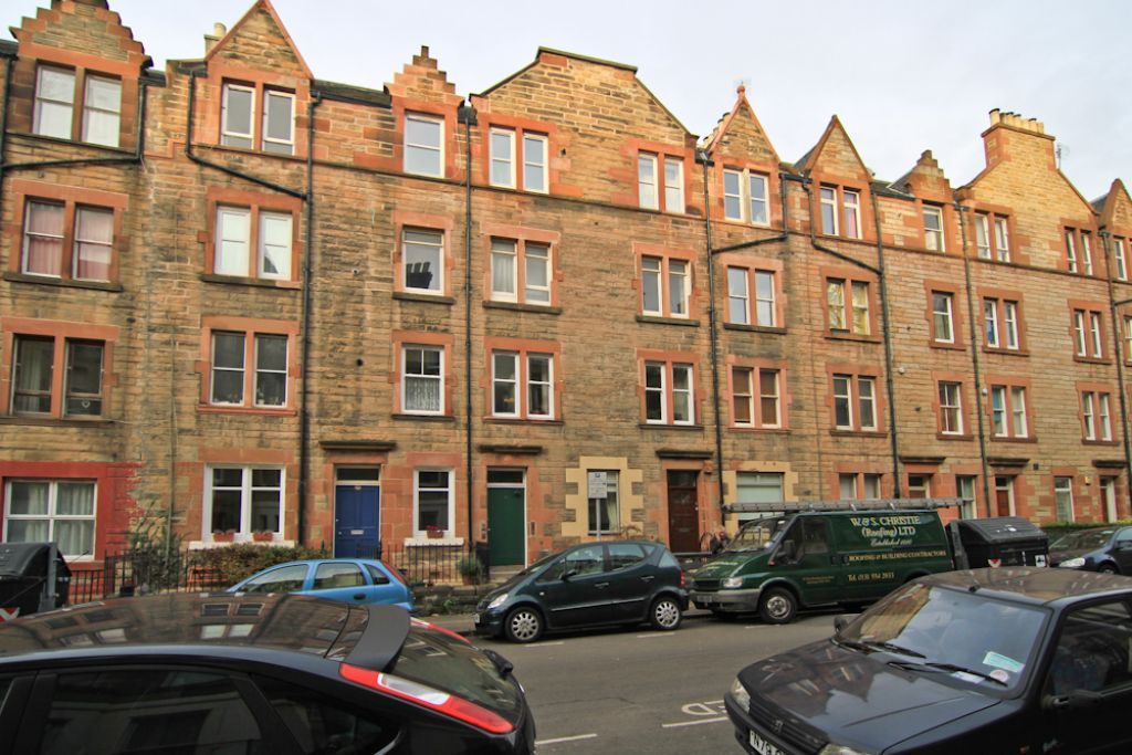 Flat Temple Park Crescent in Edinburgh