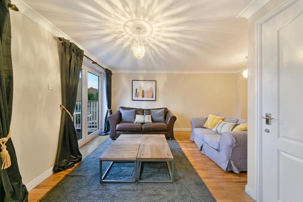House Schooner Close in Greater London