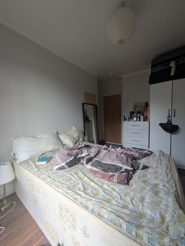 Room Cahir Street in Greater London