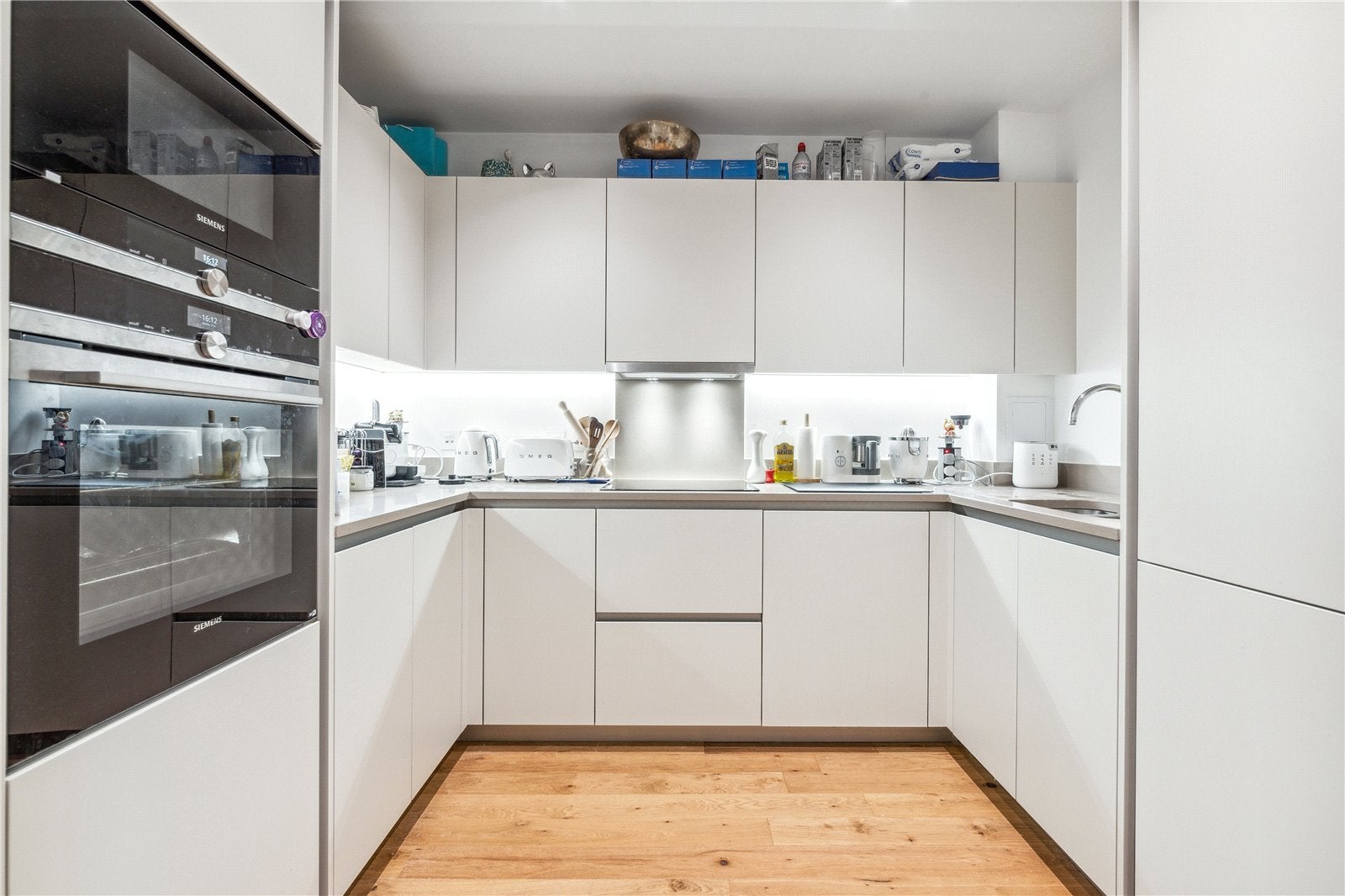 Flat Wornington Road in Greater London