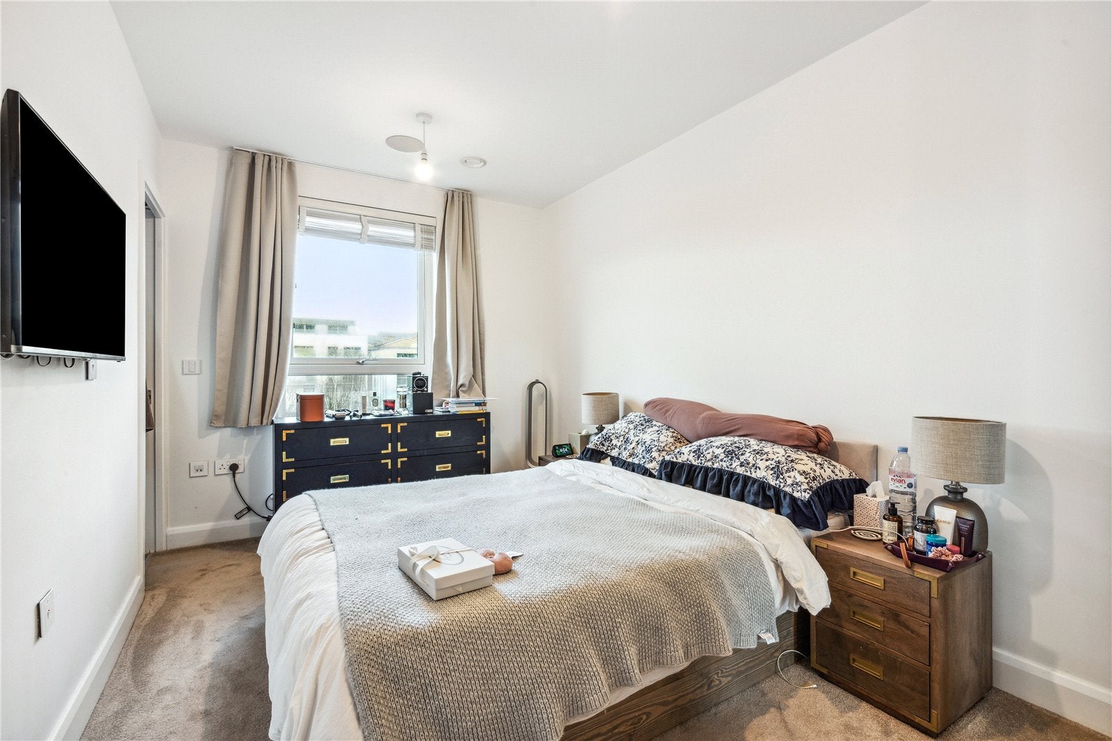 Flat Wornington Road in Greater London