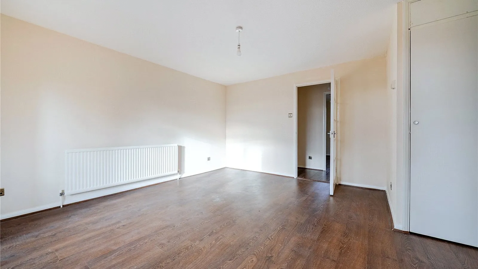 Flat Lincoln Road in Greater London