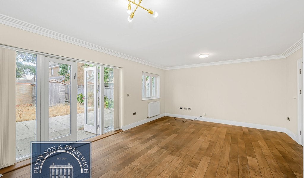 House New Mossford Way in Greater London