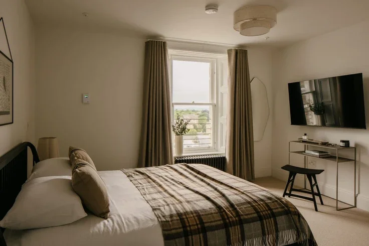 Flat Claremont Crescent in City of Edinburgh