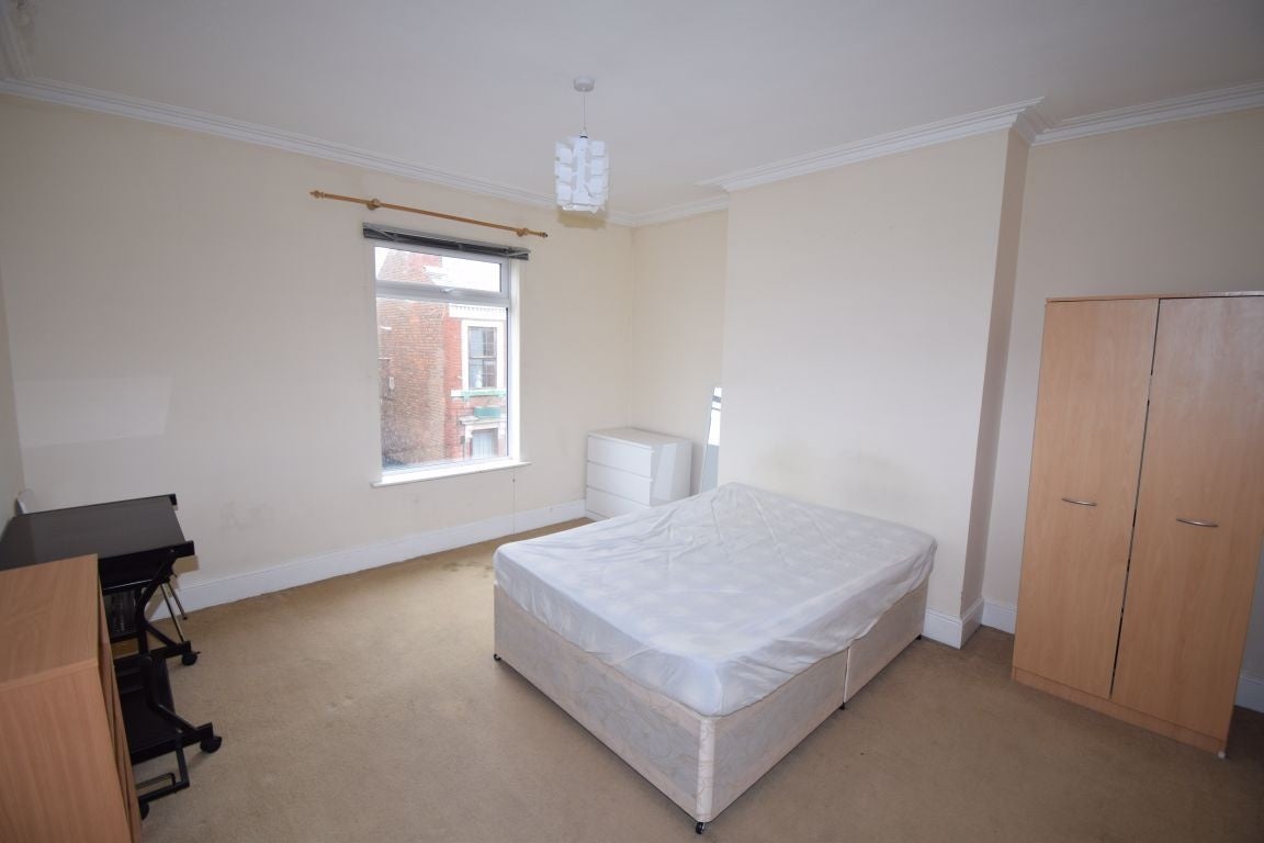 Room Abbots Mews in Leeds
