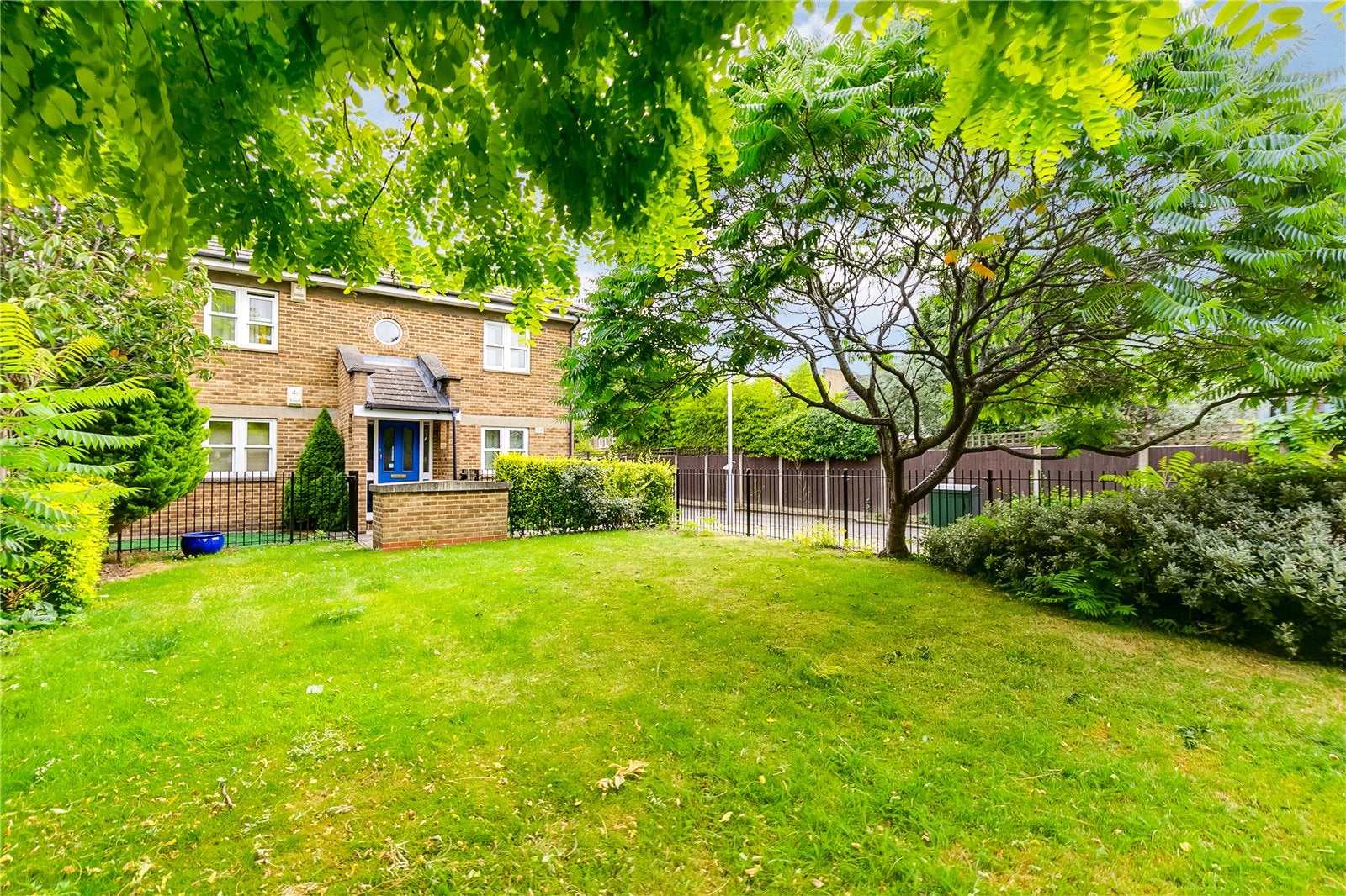 Flat Kingswood Terrace in Greater London