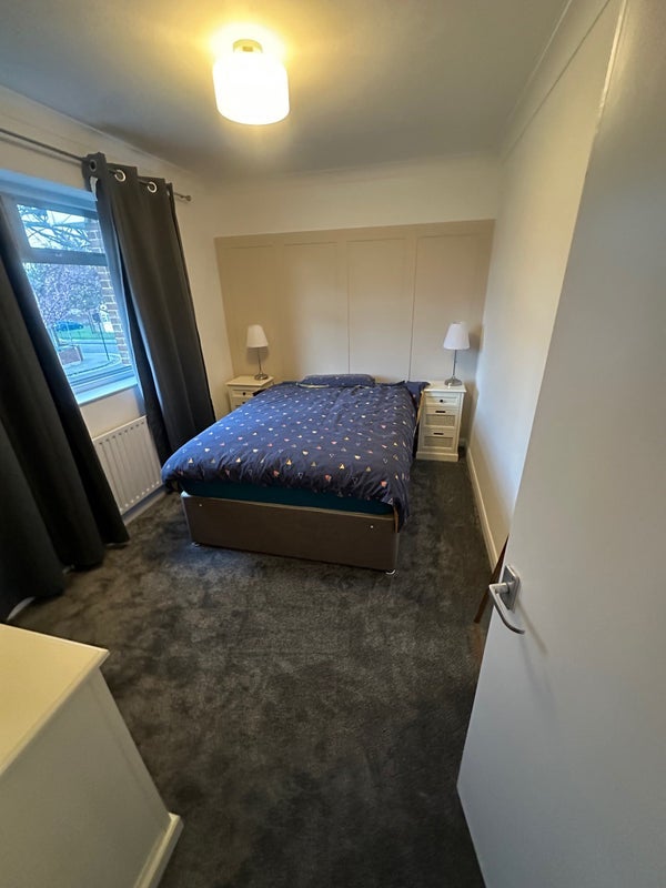 Room Boxgrove Road in Greater London