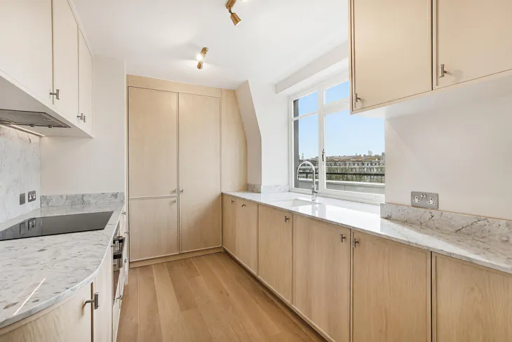 Flat Onslow Square in Greater London