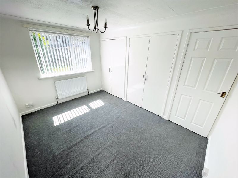 Flat Holystone Avenue in Newsham