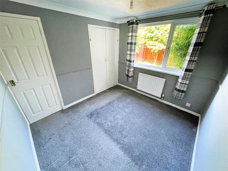 Flat Holystone Avenue in Newsham