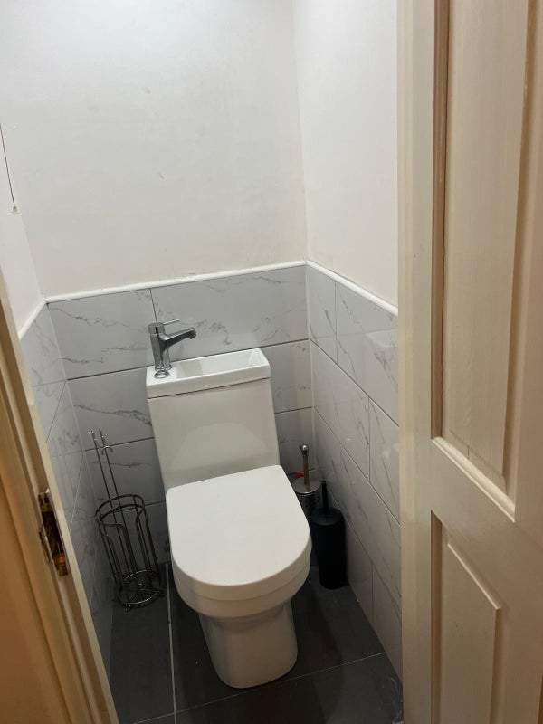 Room Thornton Road in Greater London
