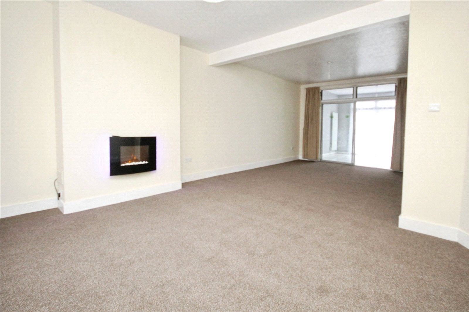 House Homefield Avenue in Greater London