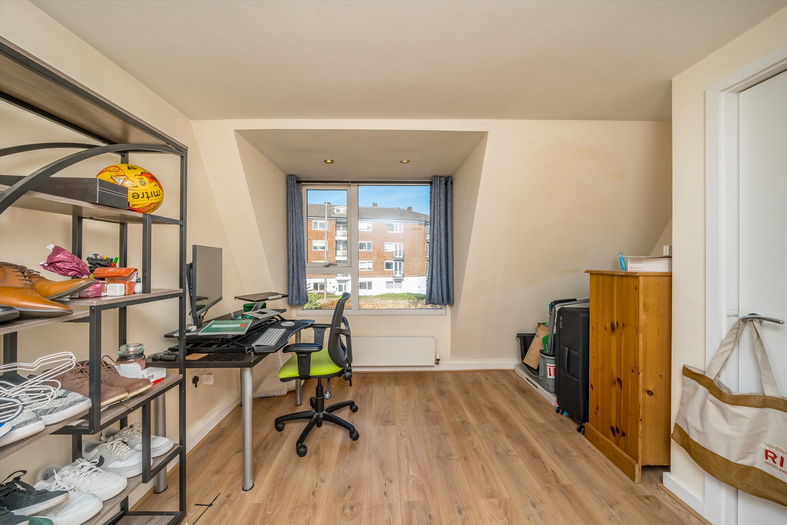 Flat Augustus Road in Greater London