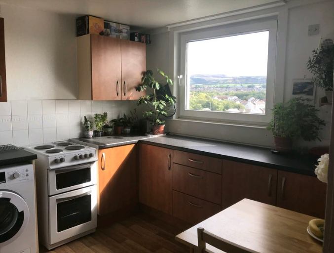 Room Calder Crescent in City of Edinburgh