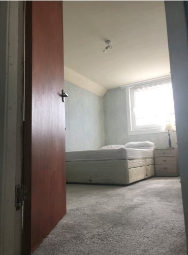 Room Calder Crescent in City of Edinburgh