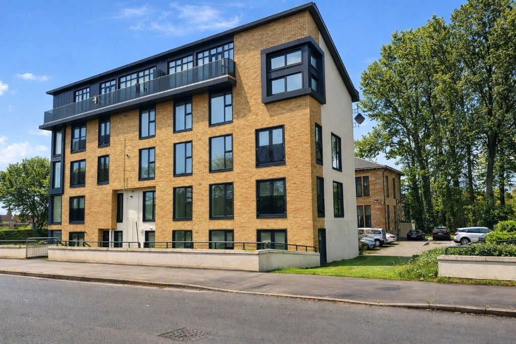 Flat Berryknowes Avenue in Glasgow