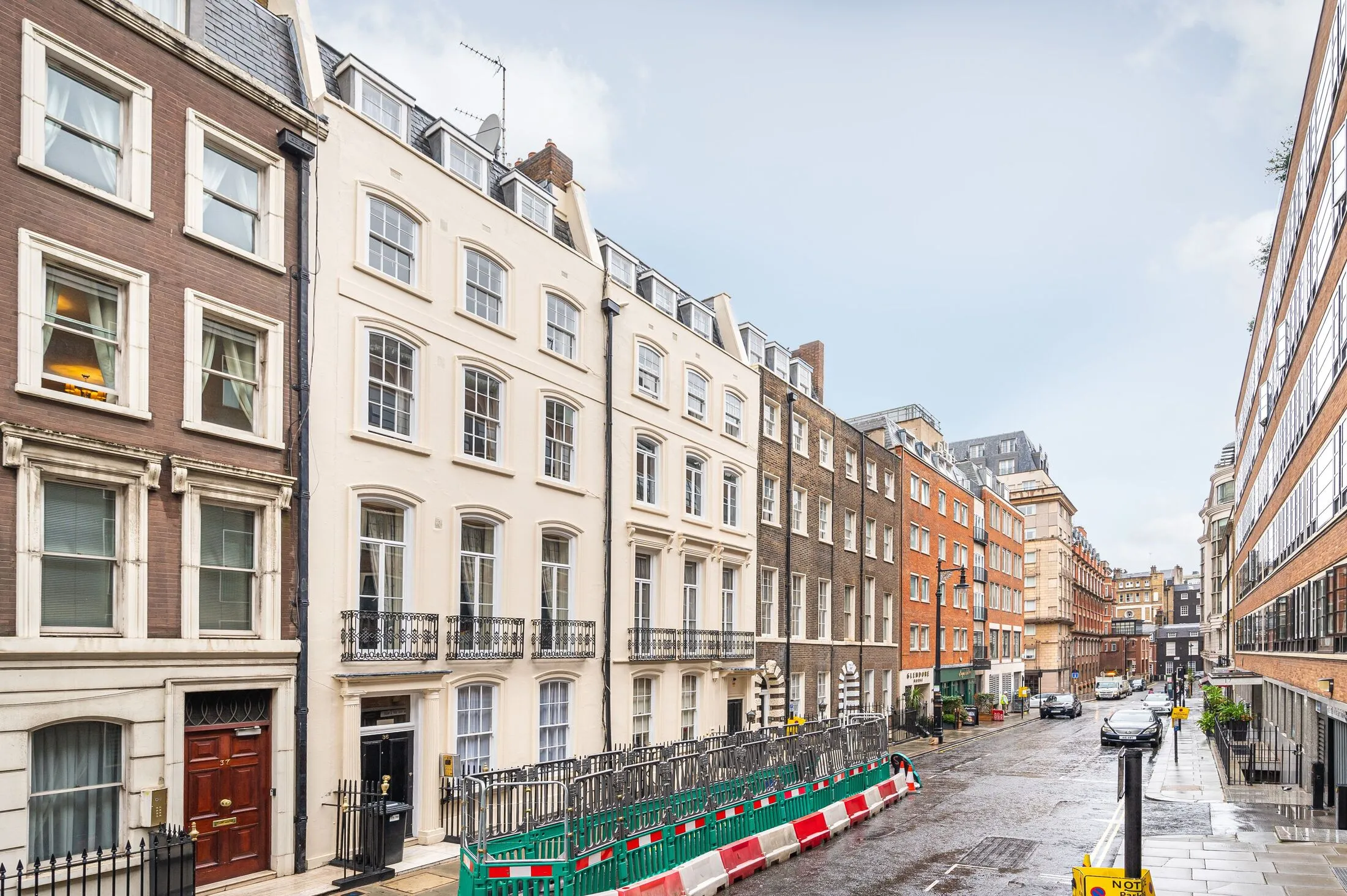 Flat Clarges Street in City of Westminster