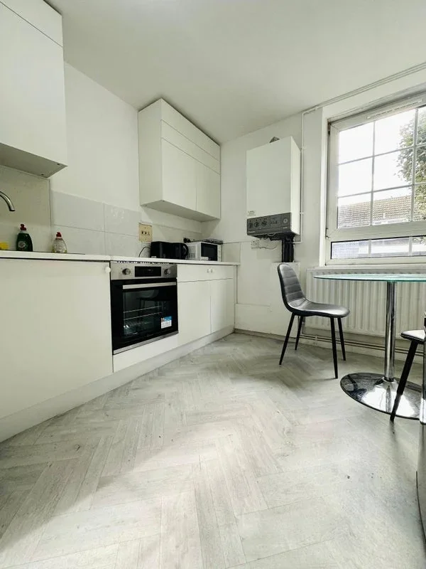 Room Boyd Street in Greater London