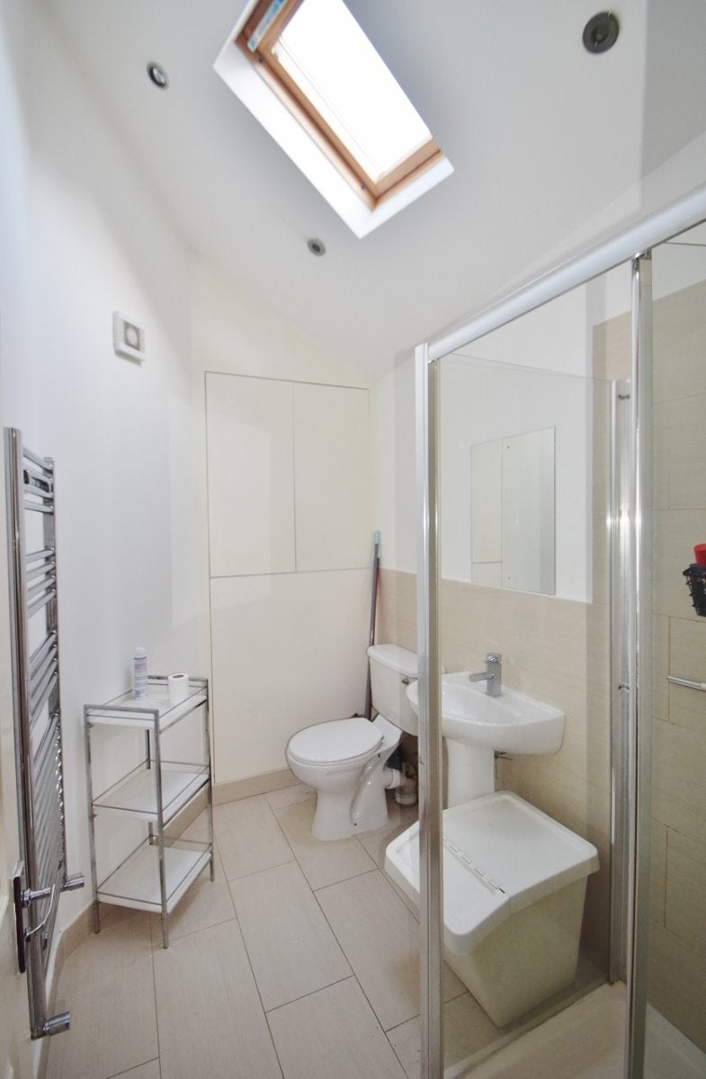 Flat Golders Green Crescent in Greater London