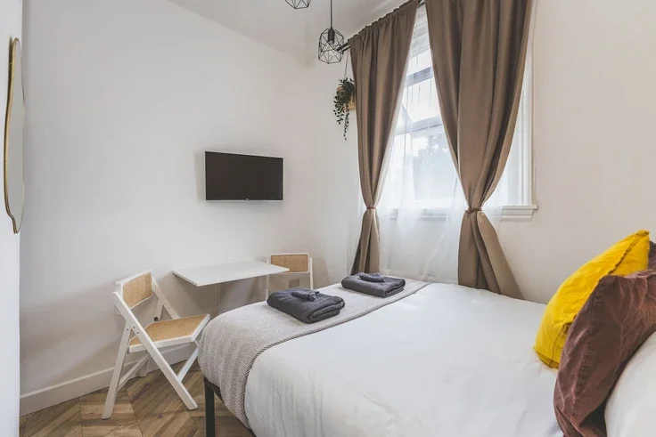 Flat Kelvin Road in Greater London