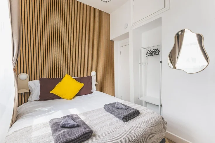 Flat Kelvin Road in Greater London