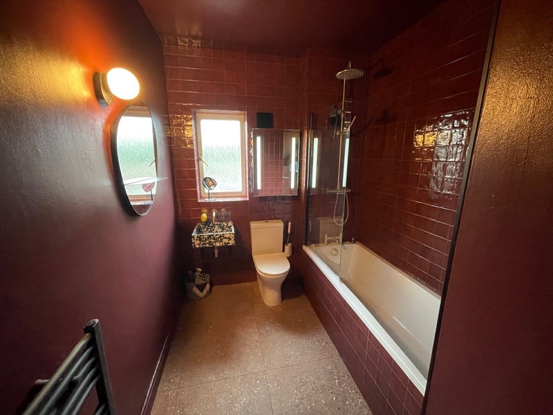 Room Daintry Way in Greater London