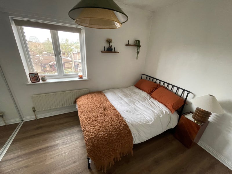 Room Daintry Way in Greater London