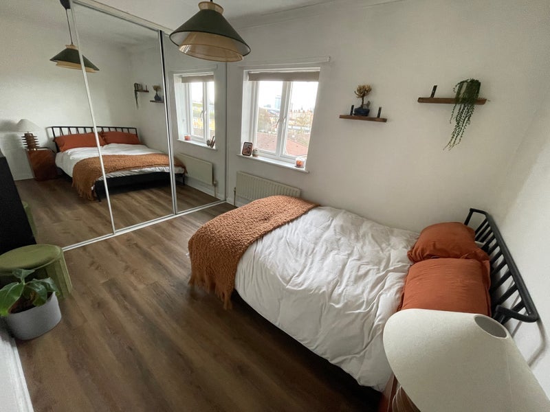 Room Daintry Way in Greater London