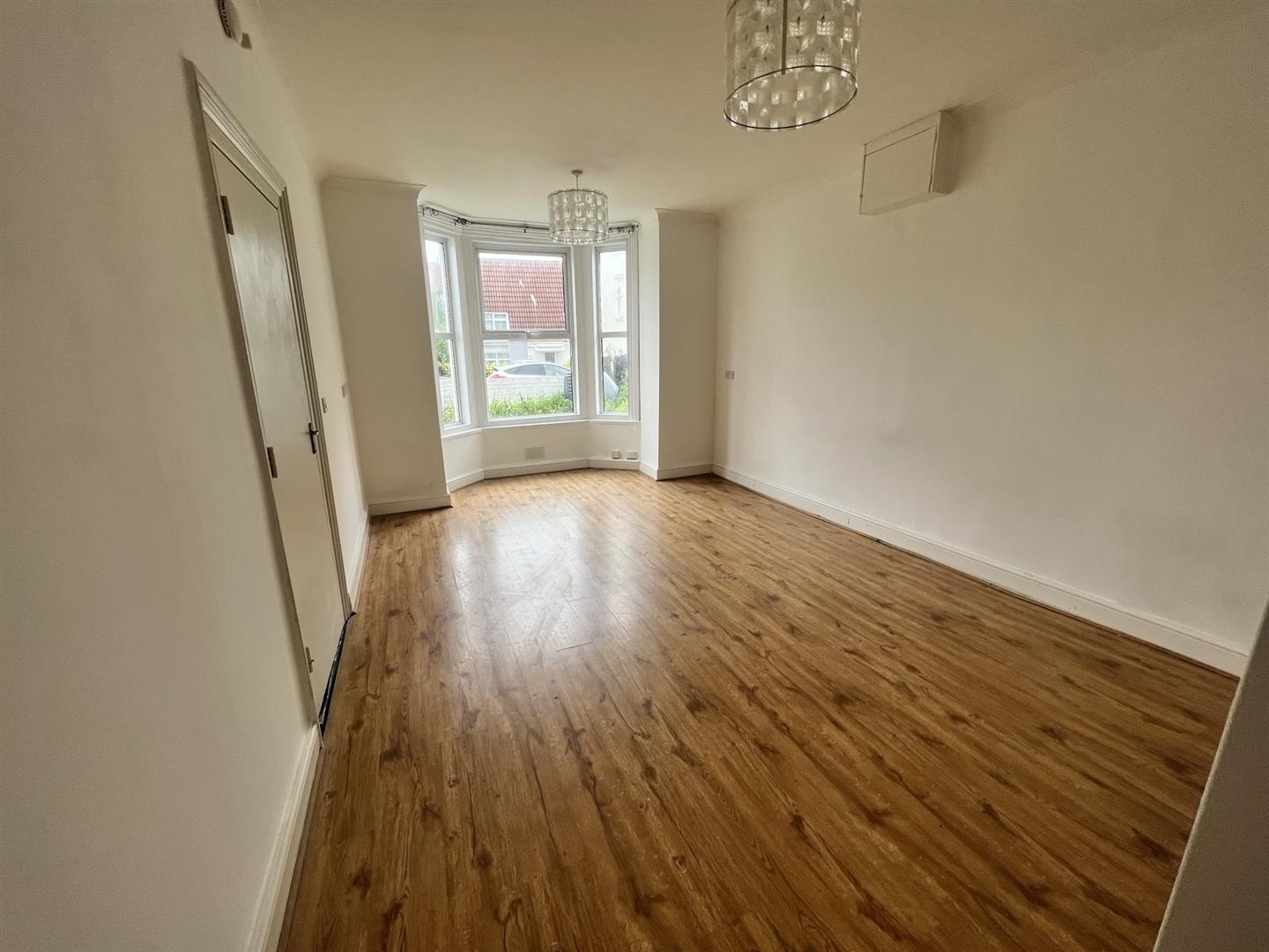 Flat Kenilworth Road in Portsmouth