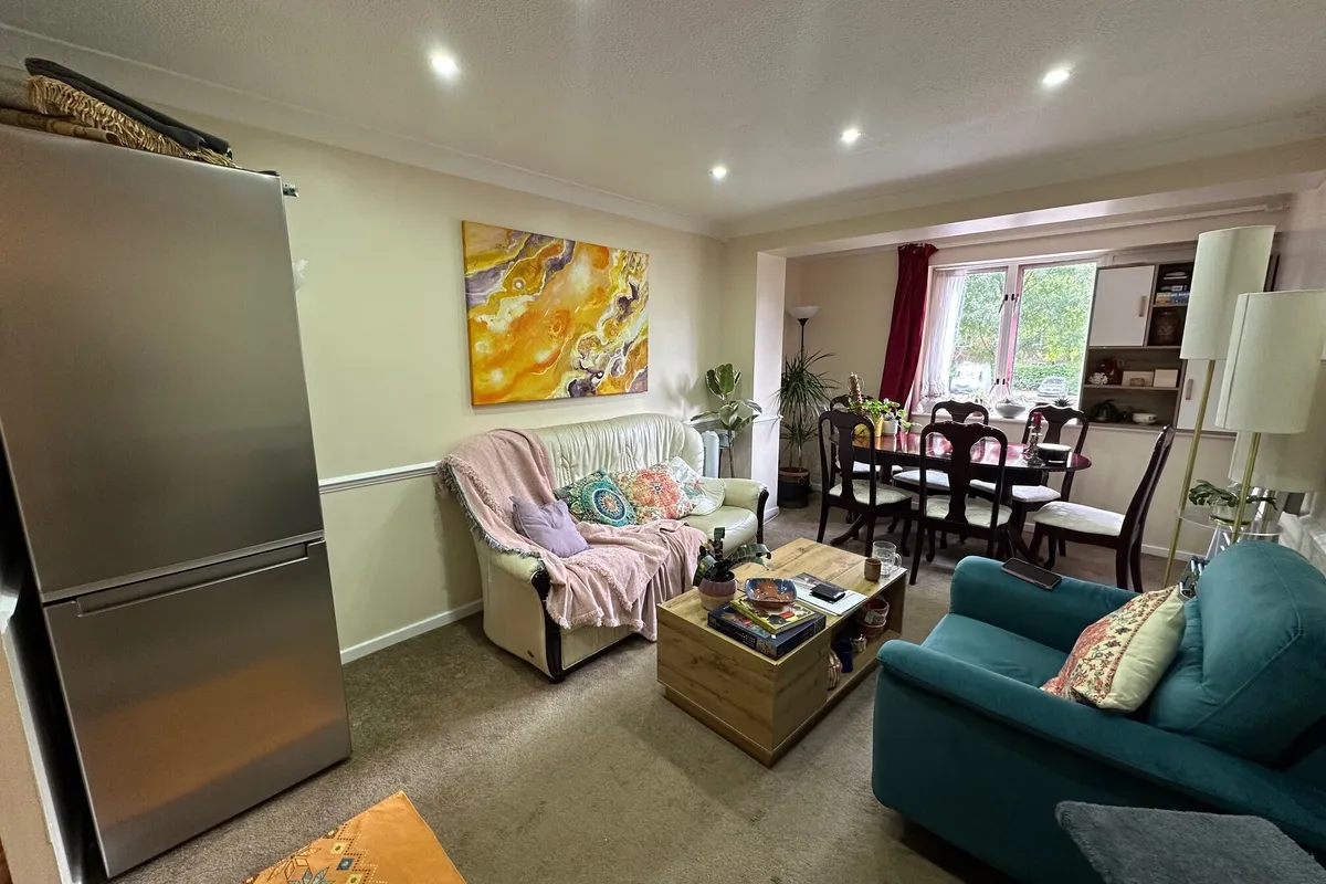 Flat Eleanor Way in Waltham Cross