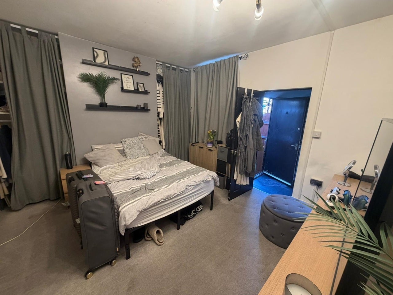 Room Wesley Street in Wakefield