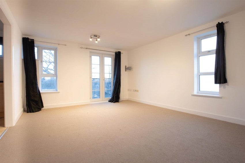 Flat Oxford Street in Wellingborough