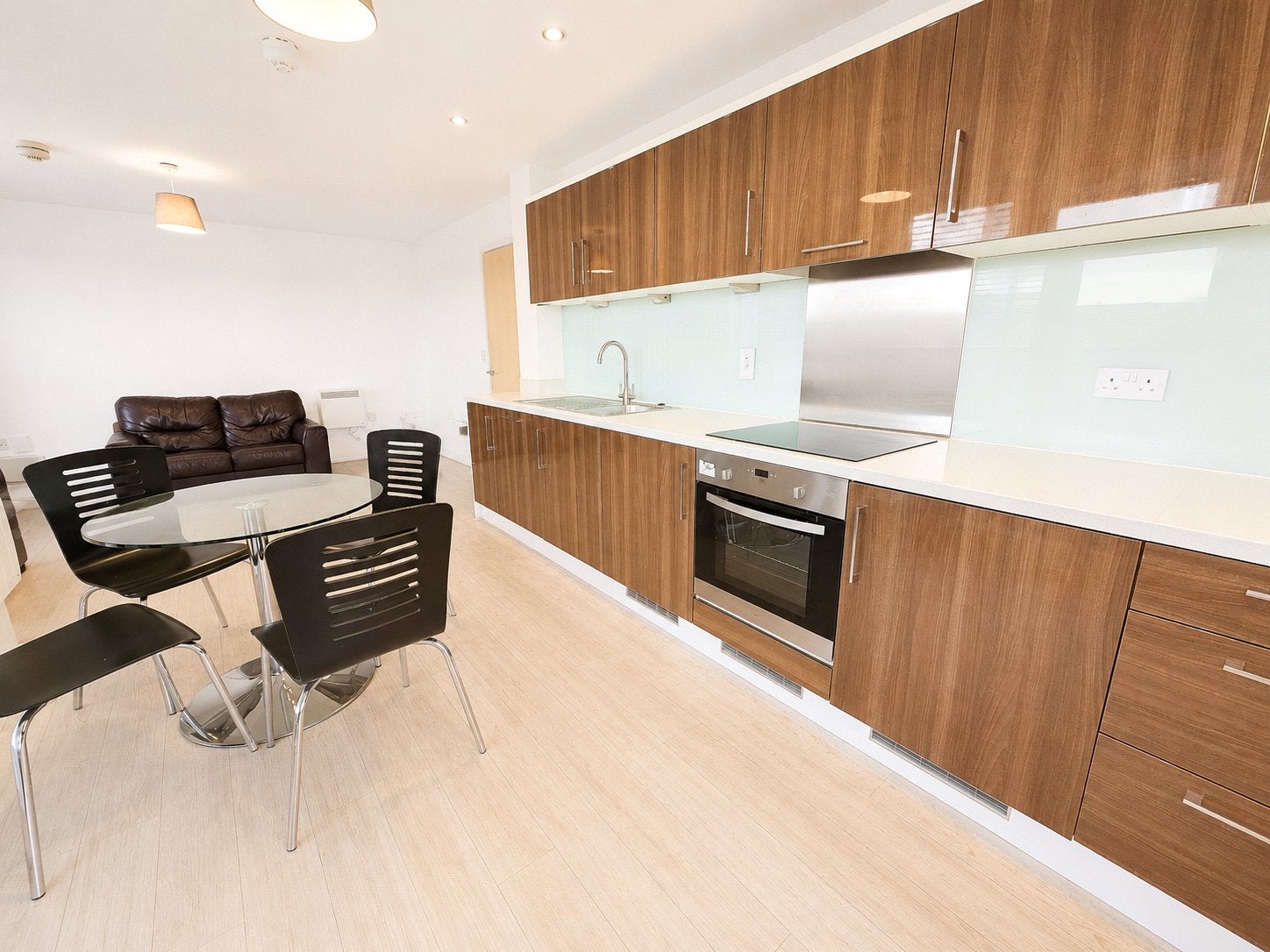 Flat York Road in Woking