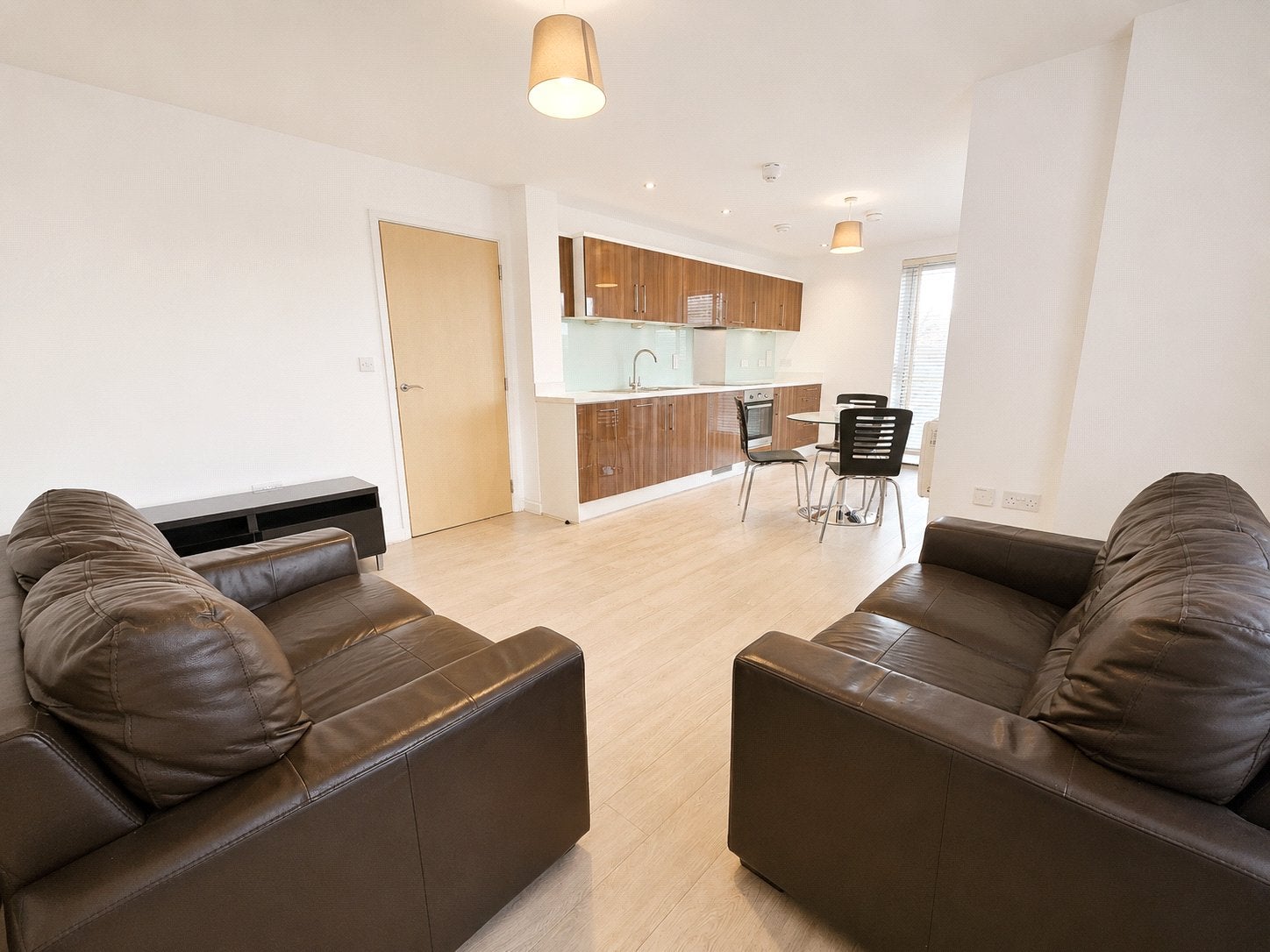Flat York Road in Woking