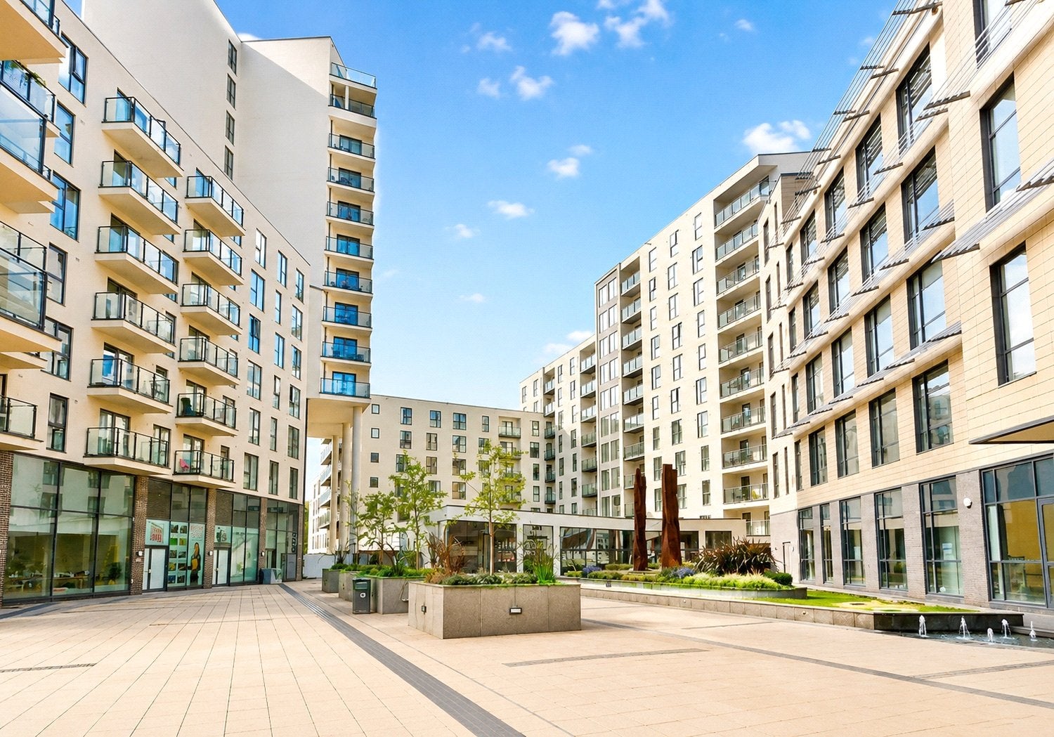 Flat York Road in Woking