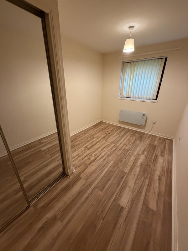 Flat Leyden Court in Glasgow