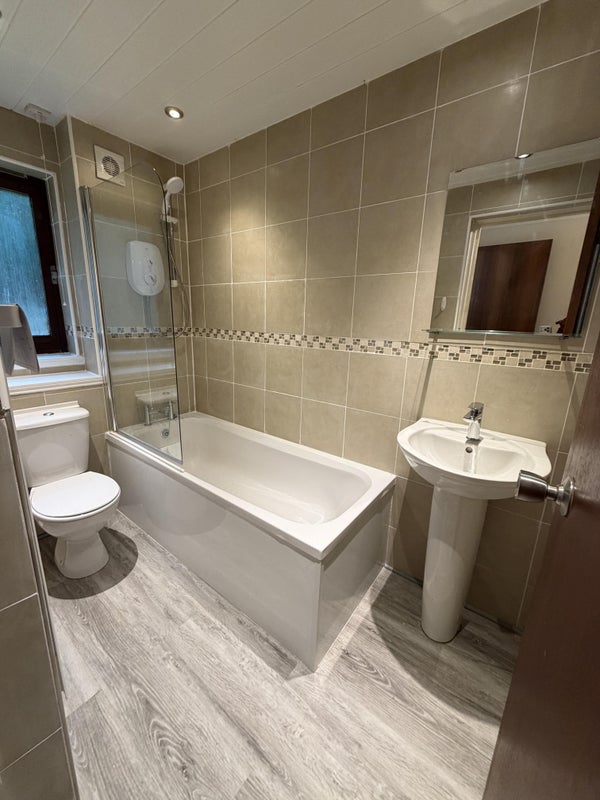 Flat Leyden Court in Glasgow