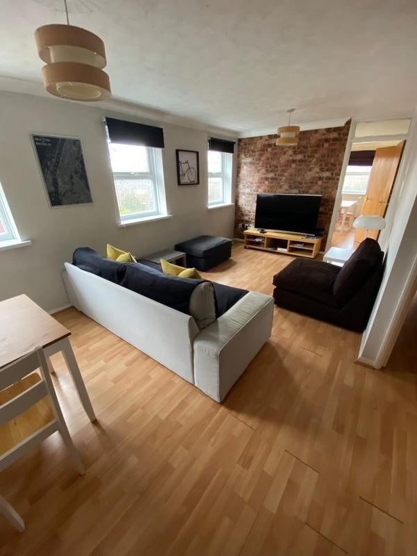 Flat Celerity Drive in Cardiff