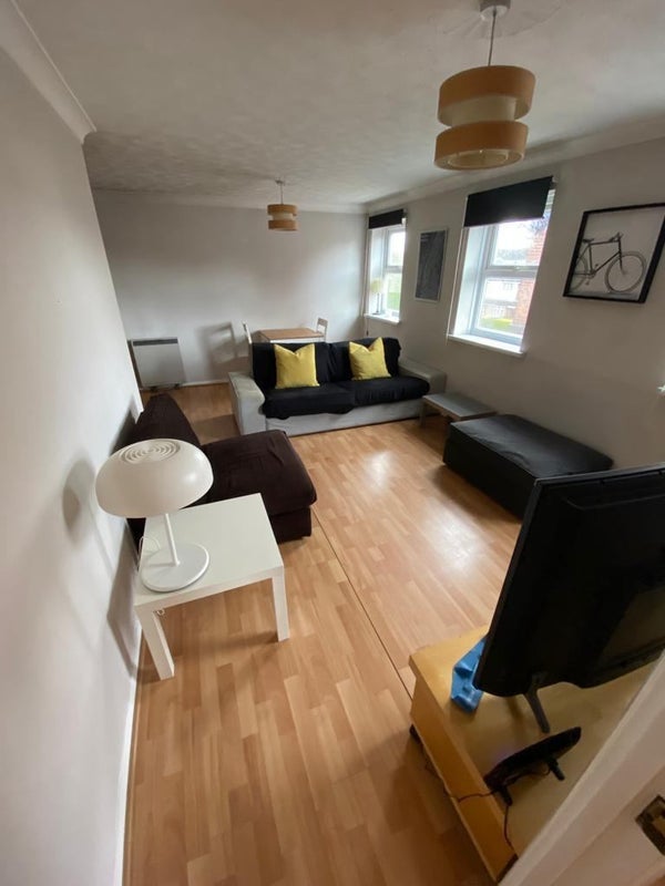 Flat Celerity Drive in Cardiff