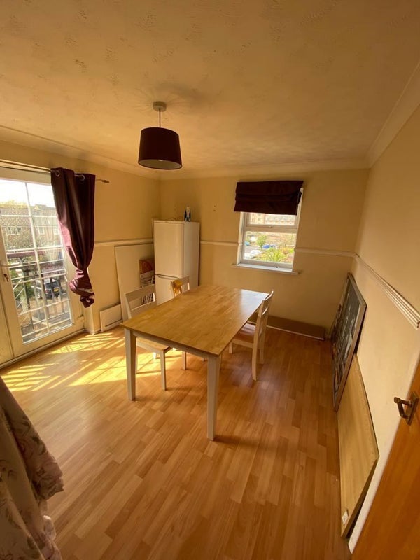 Flat Celerity Drive in Cardiff