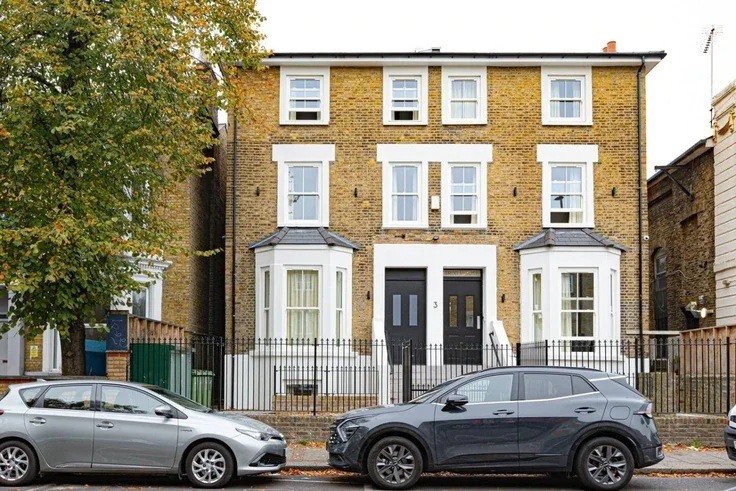Flat Gresham Road in Greater London
